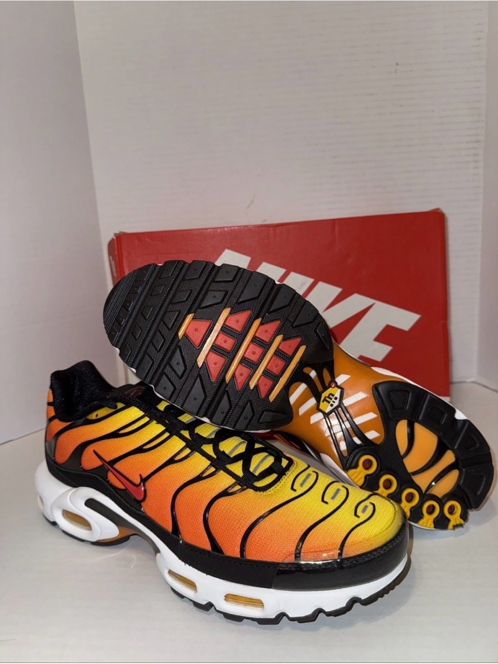 Men's Nike Air Max Plus Black/Pimento-Bright Ceramic size 13 NWB - Picture 6 of 9